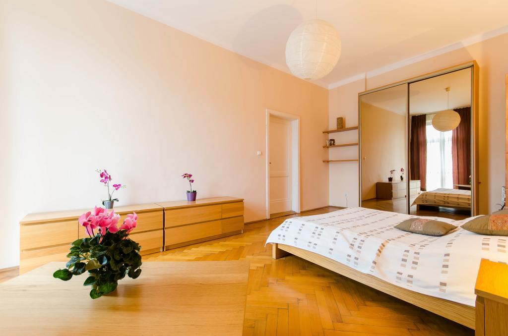 Fantasia Apartments Krakau Buitenkant foto